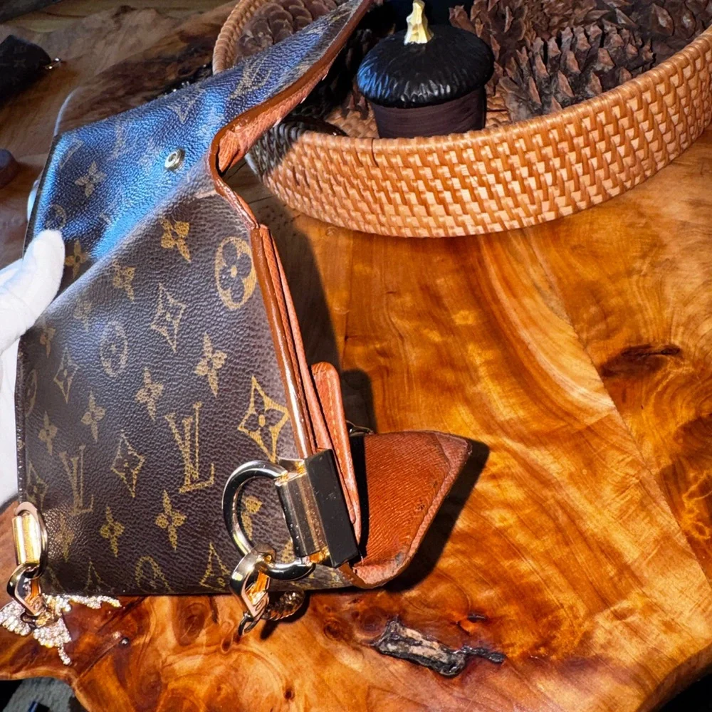 Louis Vuitton vintage international long monogram wallet converted Crossbody - Picture 9 of 16